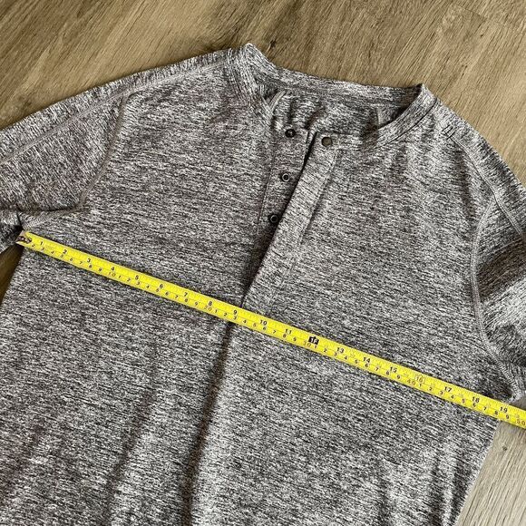 Lululemon Surge Long Sleeve Henley in Space Dye Camo Black Dark Slate​​​​ - Picture 6 of 8